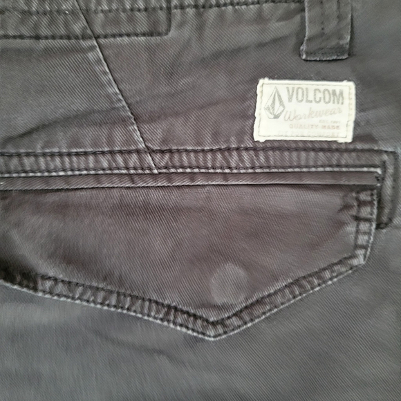 Volcom Men's Chino Workwear Cut-Off Shorts Size 36 Inseam 10" Pre-owned - Picture 6 of 7